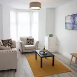 Sybil Townhouse Anfield Sleeps 15