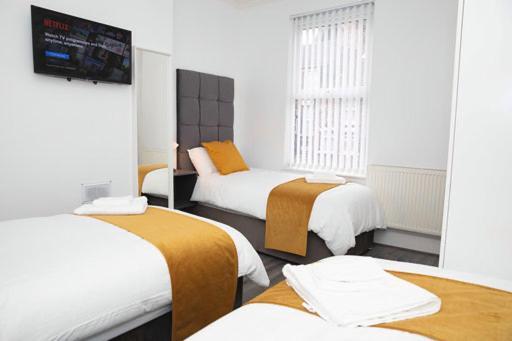 Sybil Townhouse Anfield Sleeps 15 Holiday home