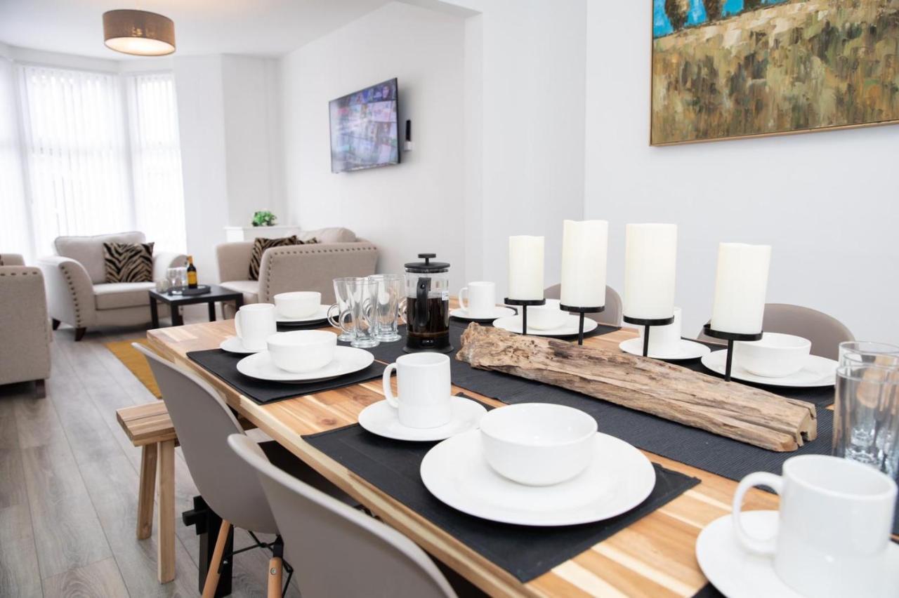 Holiday home Sybil Townhouse Anfield Sleeps 15 Liverpool