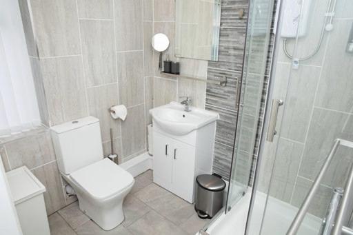 Sybil Townhouse Anfield Sleeps 15 Liverpool