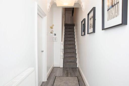 Holiday home Sybil Townhouse Anfield Sleeps 15 Liverpool